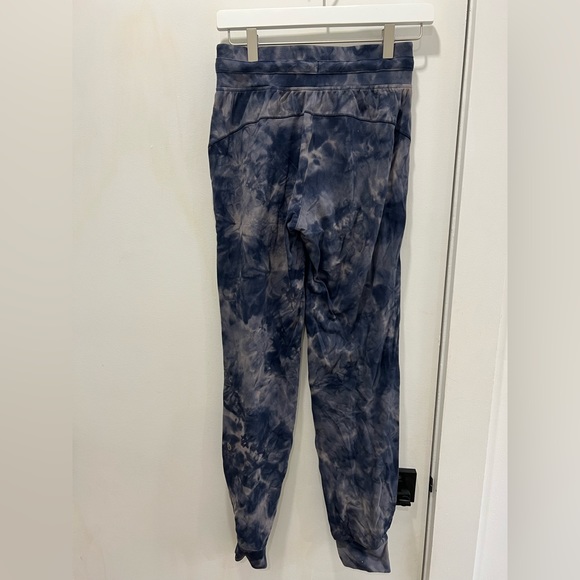 Lululemon Rulu Tie Dye Jogger size 4, like new - Picture 4 of 5